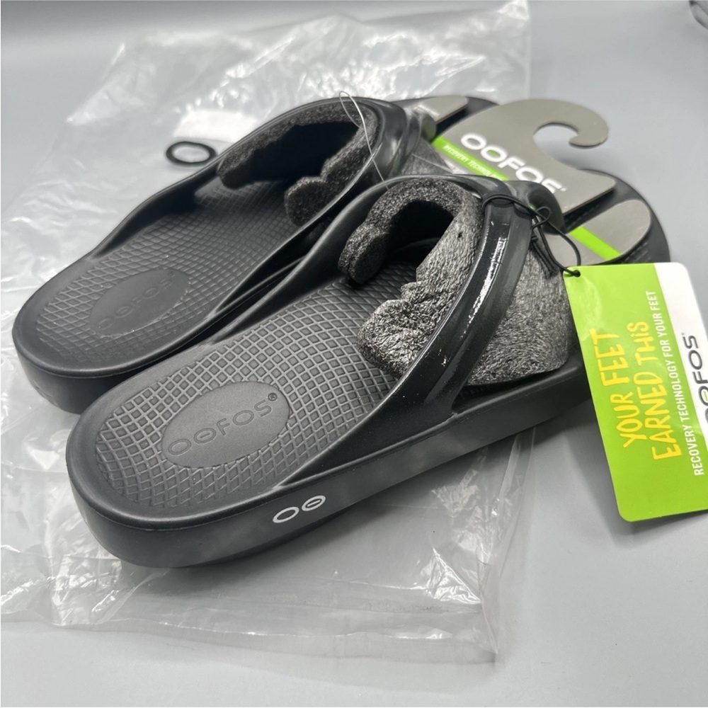 OOFOS OOlala RECOVERY SANDAL Flip Flop Glossy Black -Women’s 11-New